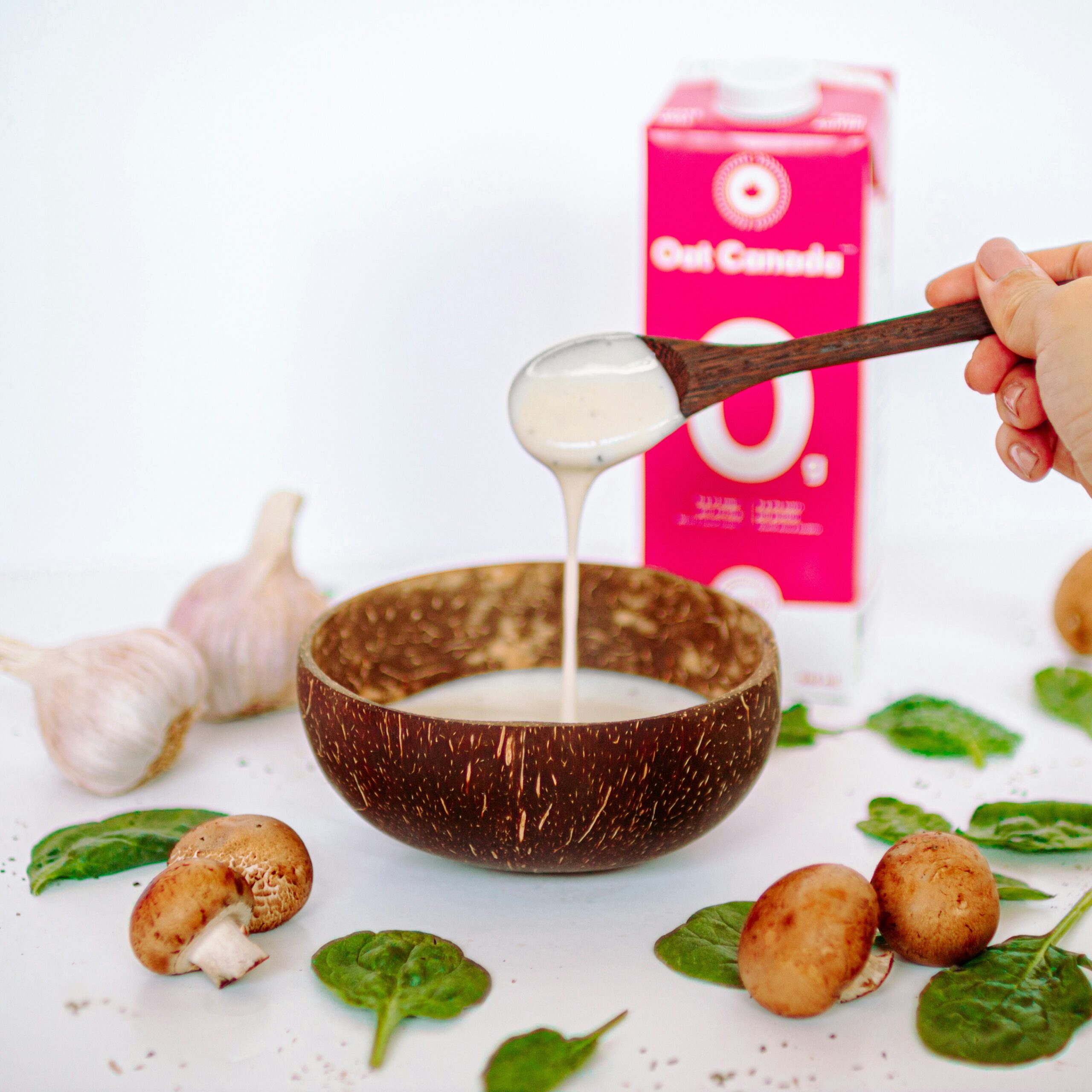 Guide to Basic White Sauces: Béchamel & Alfredo